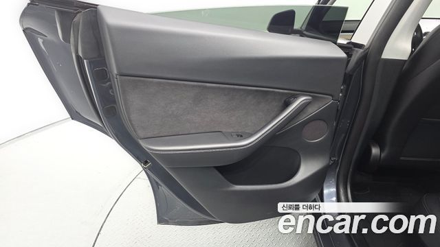 Tesla Model Y 2021 — photo 15