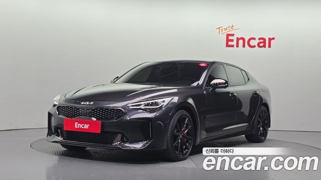 Kia Stinger 2023 — photo 1