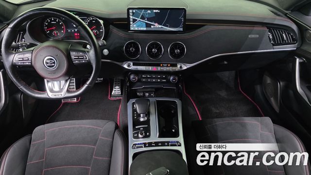 Kia Stinger 2023 — photo 10