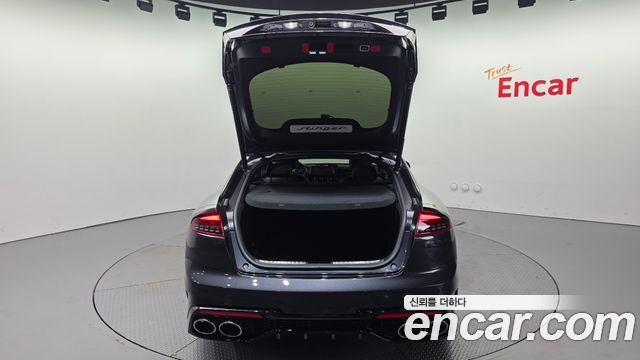Kia Stinger 2023 — photo 25