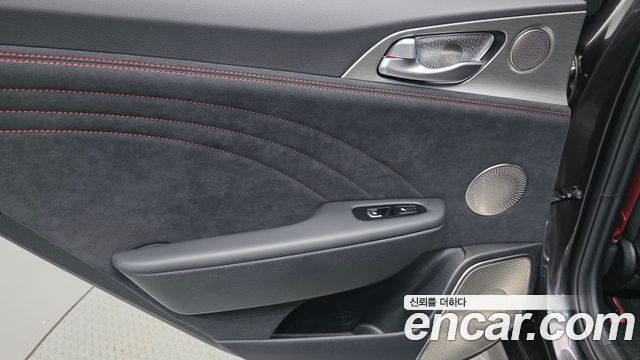 Kia Stinger 2023 — photo 15