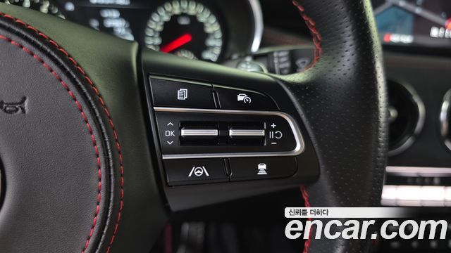 Kia Stinger 2023 — photo 32