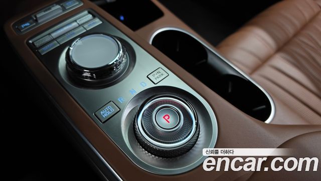 Genesis GV70 2023 — photo 12