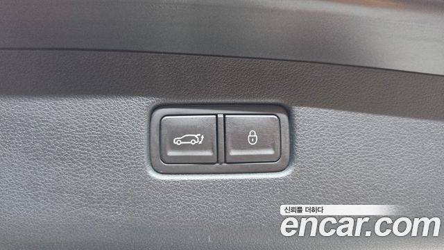 Genesis GV70 2023 — photo 23