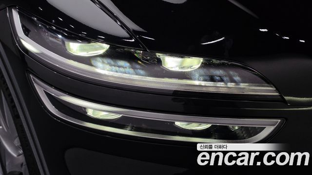 Genesis GV70 2023 — photo 8