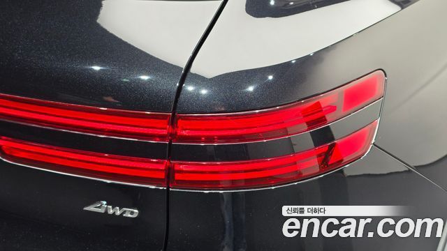 Genesis GV70 2023 — photo 9