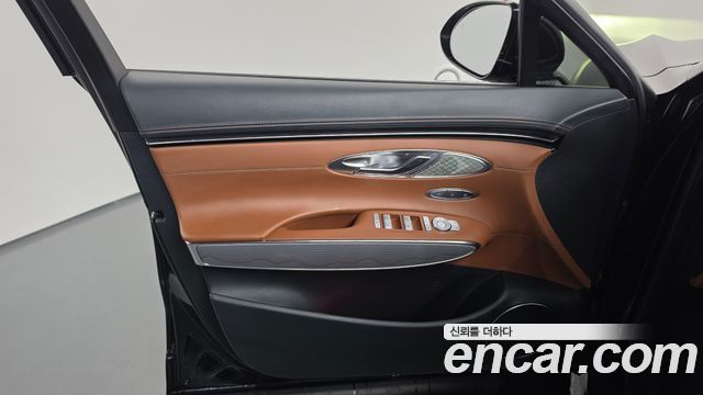 Genesis GV70 2023 — photo 14