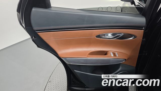 Genesis GV70 2023 — photo 15
