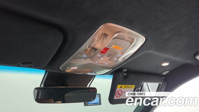 Genesis GV70 2023 — photo 27