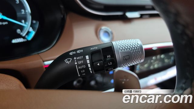 Genesis GV70 2023 — photo 28