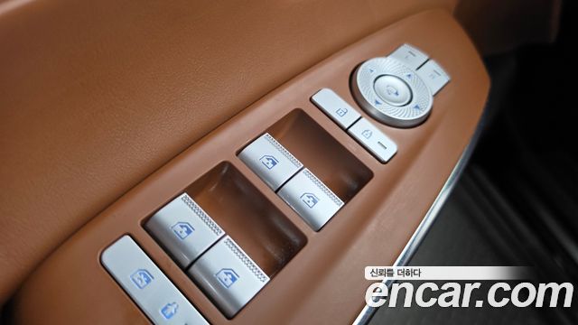 Genesis GV70 2023 — photo 29