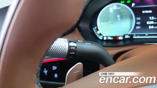 Genesis GV70 2023 — photo 30