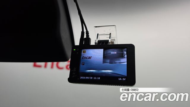 Genesis GV70 2023 — photo 34