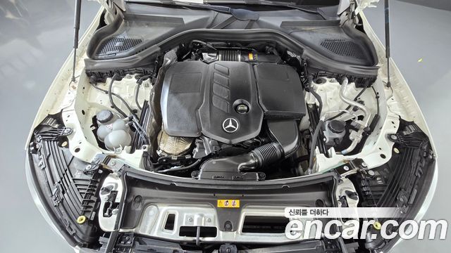 Mercedes-Benz GLC-Class 2023 — photo 6