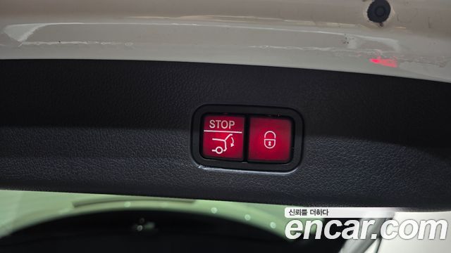 Mercedes-Benz GLC-Class 2023 — photo 23