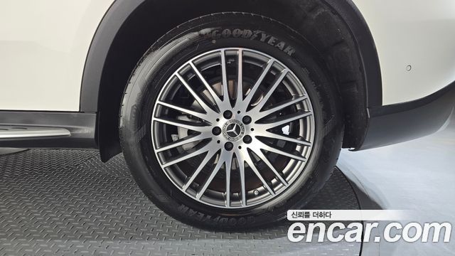 Mercedes-Benz GLC-Class 2023 — photo 7