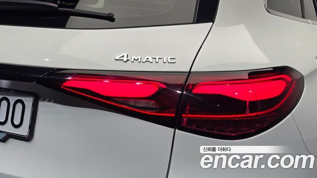 Mercedes-Benz GLC-Class 2023 — photo 9