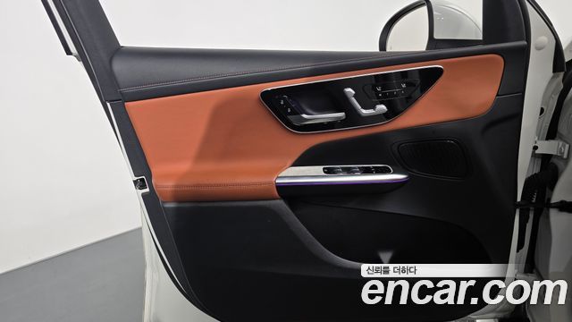 Mercedes-Benz GLC-Class 2023 — photo 14