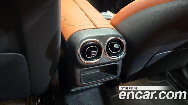 Mercedes-Benz GLC-Class 2023 — photo 29