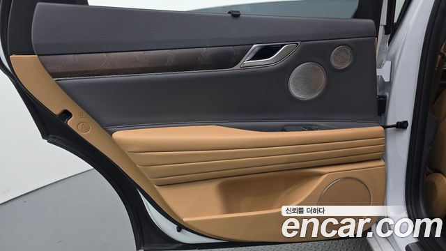 Genesis G80 2022 — photo 15