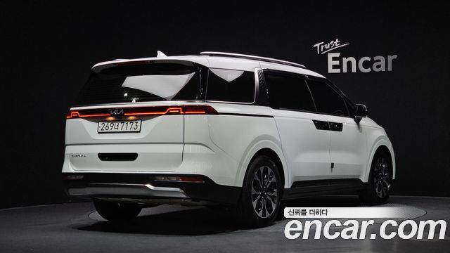 Kia Canival 2022 — photo 2