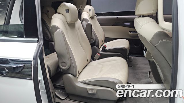 Kia Canival 2022 — photo 17