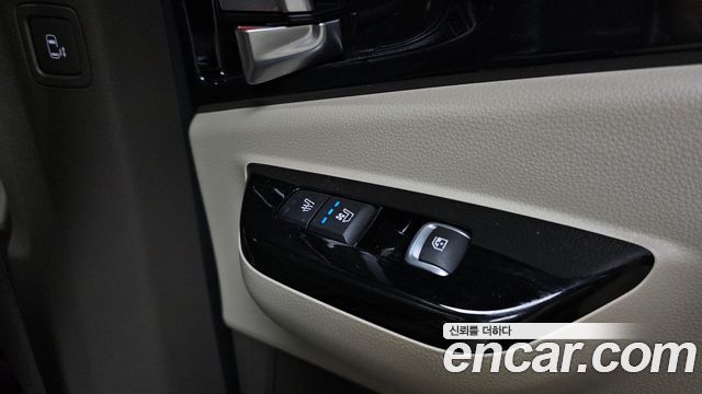 Kia Canival 2022 — photo 24
