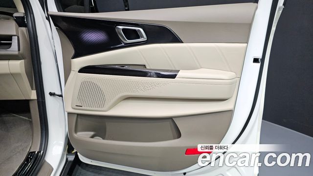 Kia Canival 2022 — photo 15
