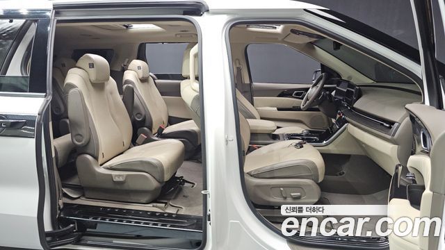 Kia Canival 2022 — photo 16