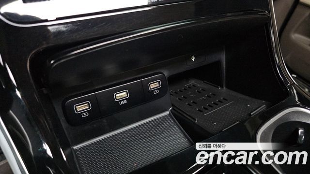 Kia Canival 2022 — photo 29