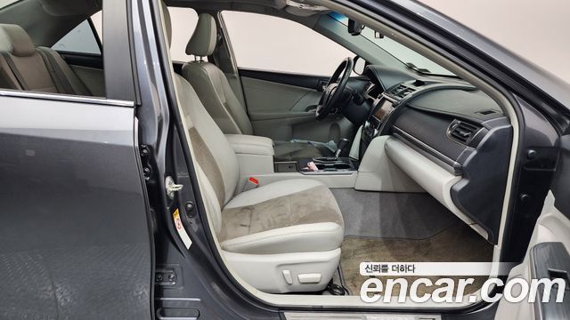Toyota Camry 2013 — photo 17