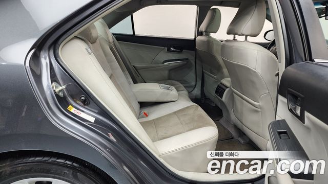 Toyota Camry 2013 — photo 18