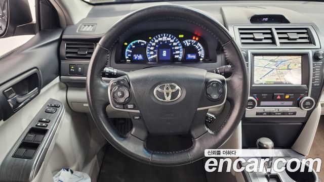 Toyota Camry 2013 — photo 21