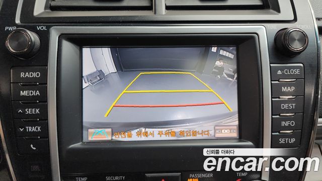 Toyota Camry 2013 — photo 22