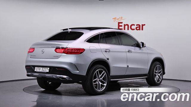 Mercedes-Benz GLE-Class 2017 — photo 2