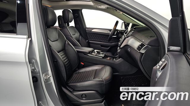 Mercedes-Benz GLE-Class 2017 — photo 11