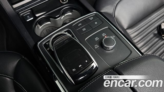 Mercedes-Benz GLE-Class 2017 — photo 18