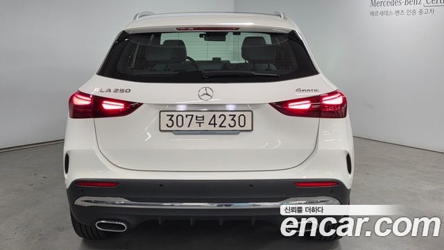 Mercedes-Benz GLA-Class 2025 — photo 4