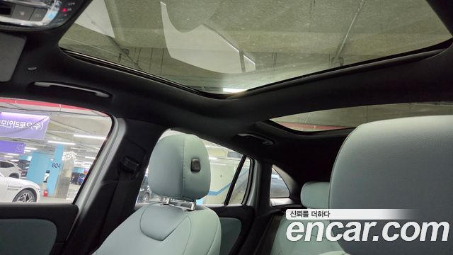 Mercedes-Benz GLA-Class 2025 — photo 14