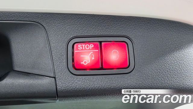 Mercedes-Benz GLA-Class 2025 — photo 17