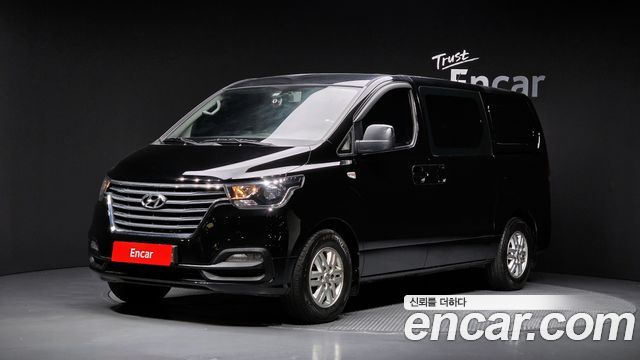 Hyundai Starex 2019 — photo 1
