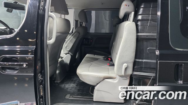 Hyundai Starex 2019 — photo 12