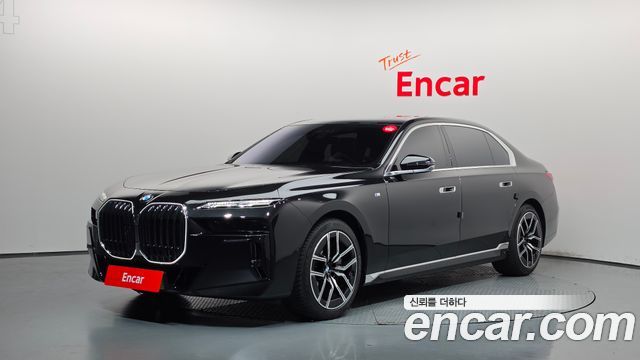 BMW 7-Series 2024 — photo 1