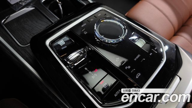 BMW 7-Series 2024 — photo 9