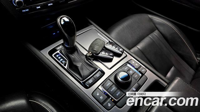 Hyundai Genesis 2014 — photo 9
