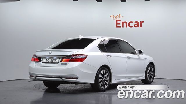 Honda Accord 2017 — photo 2