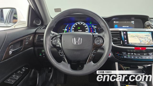 Honda Accord 2017 — photo 19
