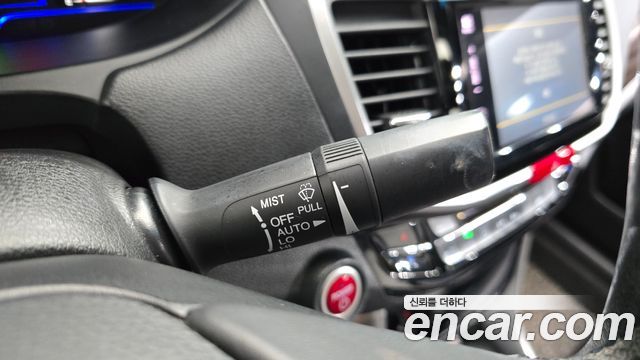 Honda Accord 2017 — photo 25