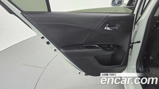 Honda Accord 2017 — photo 15