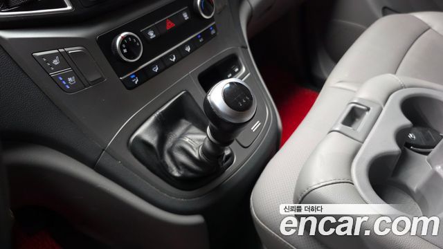Hyundai Starex 2021 — photo 12
